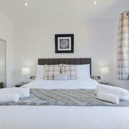 Leys Park Executive Apartments Dunfermline Bagian luar foto