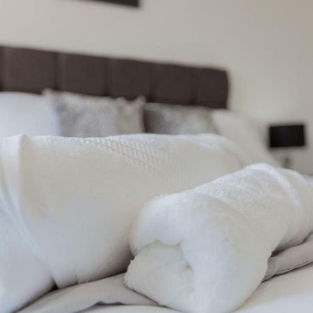 Leys Park Executive Apartments Dunfermline Bagian luar foto