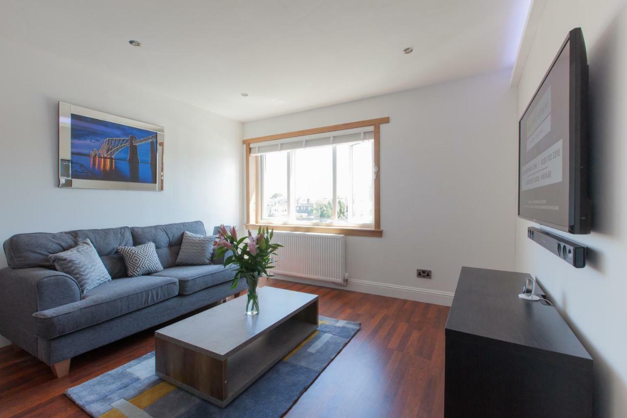 Leys Park Executive Apartments Dunfermline Bagian luar foto